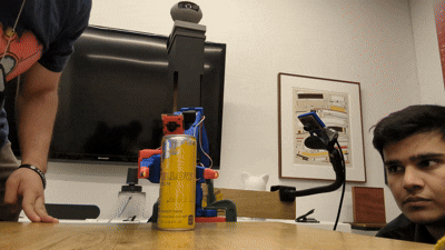 Kitchen manipulation tasks with Moondream VLM