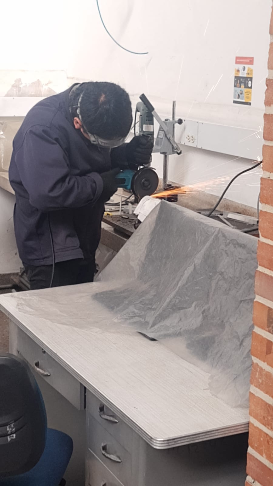 Cutting the Aluminium extrusions